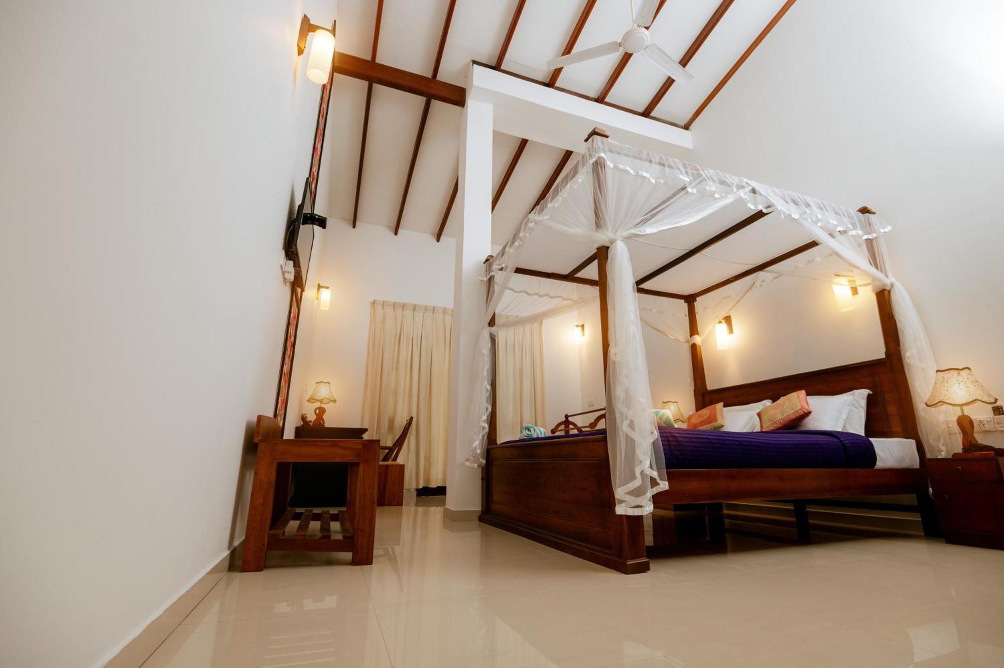 Prince Beach Hotel Bentota Exterior foto