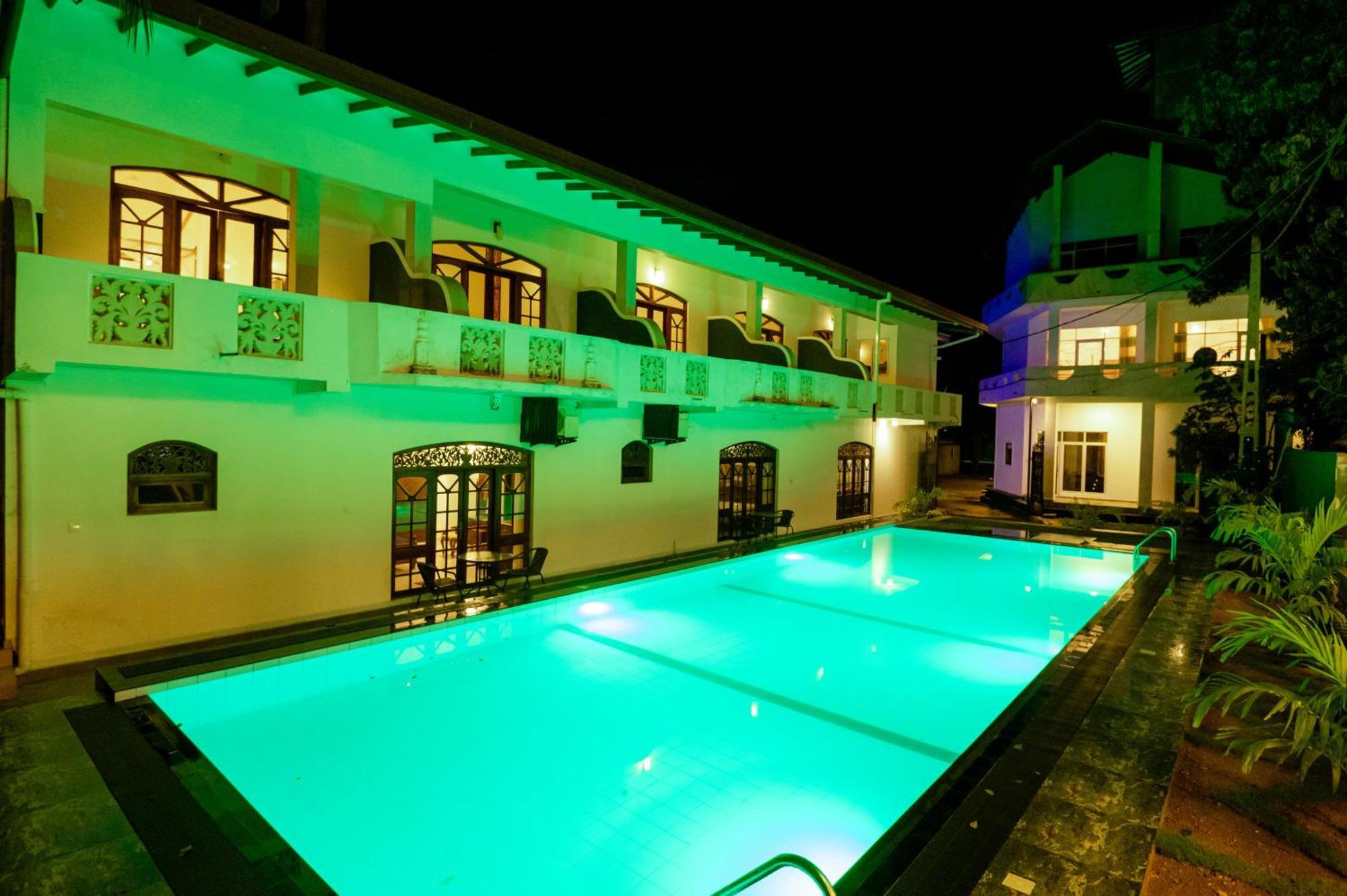 Prince Beach Hotel Bentota Exterior foto